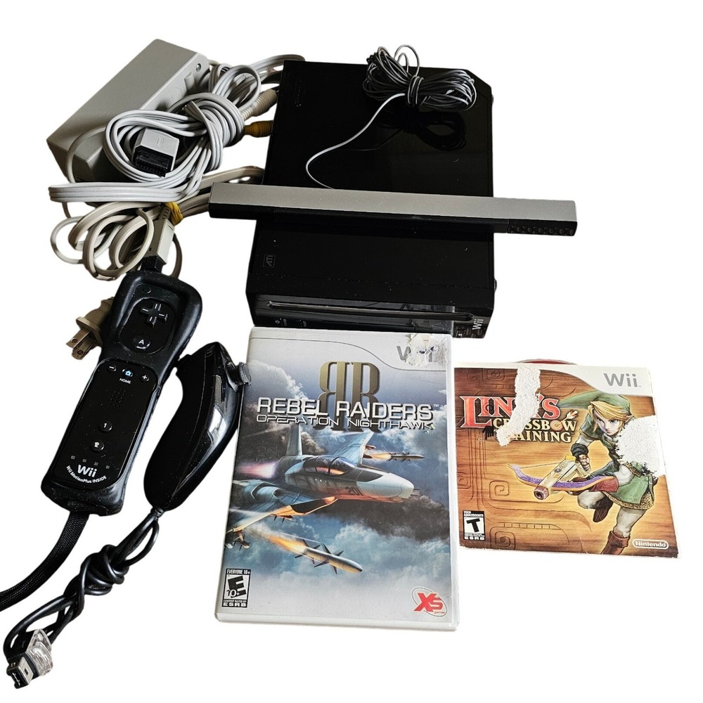 Nintendo Wii RVL-001 Black Console Bundle GameCube Compatible 2 Game Remote Plus